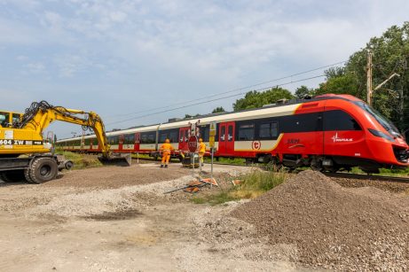 A train moving nearby the site where the construction works are taking place | Pipelife